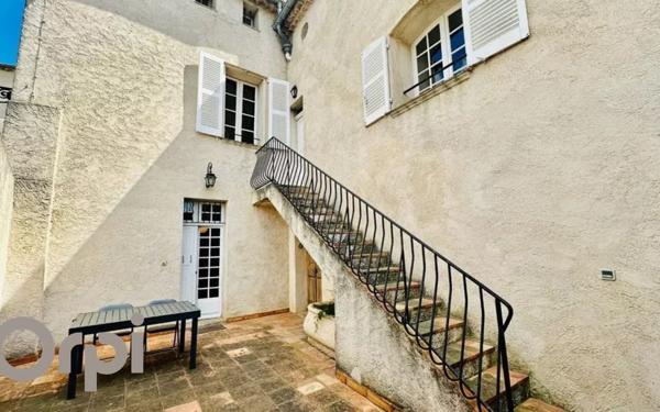 Maison à vendre    7 pièces • 243,95 m2 Roquebrune-sur-Argens