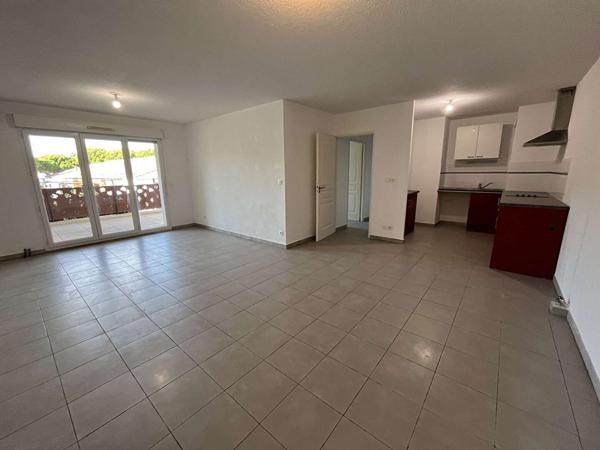 GIGEAN ( 34770) Appartement T3 de 69.30 m2 en RDC , terrasse, jardinet, pkg