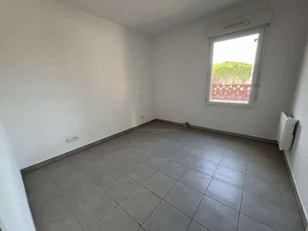 GIGEAN ( 34770) Appartement T3 de 69.30 m2 en RDC , terrasse, jardinet, pkg
