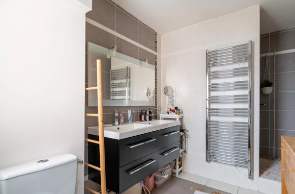 NOGENT-SUR-MARNE - 94130 - VILLAGE - APPARTEMENT FAMILIAL - ETAGE 3/3 - ASCENSEUR - BALCON - PARKING - CAVE PRIVATIVE