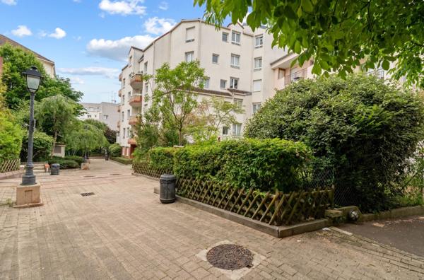 NOGENT-SUR-MARNE - 94130 - VILLAGE - APPARTEMENT FAMILIAL - ETAGE 3/3 - ASCENSEUR - BALCON - PARKING - CAVE PRIVATIVE