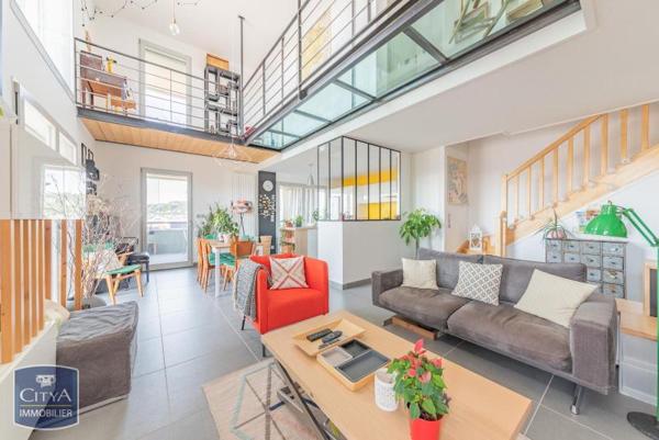 Appartement à louer 5 pièces 119.49m²