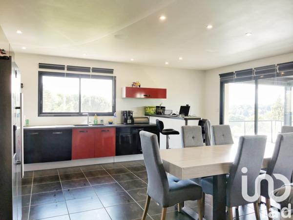 Maison 6 pièces de 132 m² à Malemort (19360)