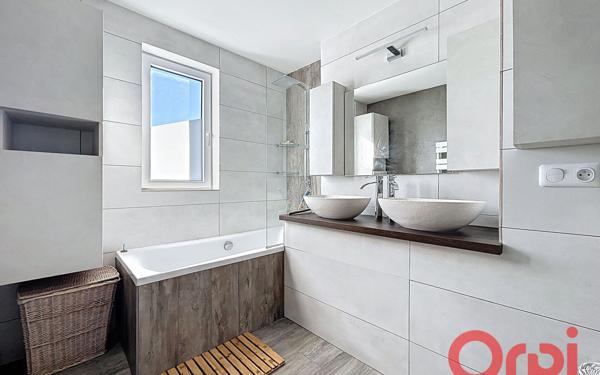 Maison à vendre    4 pièces •  Castries