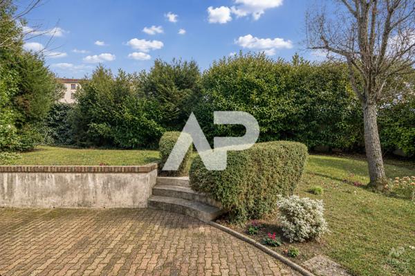 Maison Rueil Malmaison 7 pièce(s) 171m2 1 210 000 € **  - Référence  20096