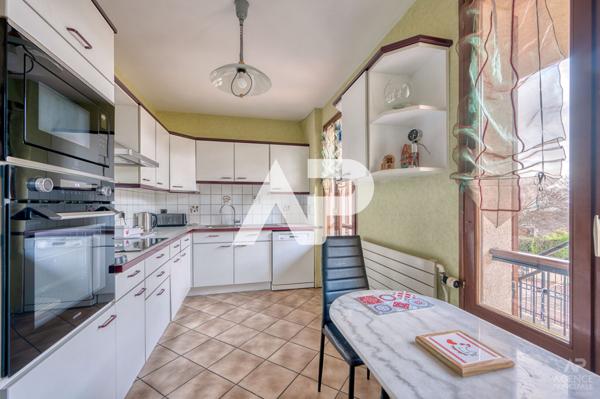 Maison Rueil Malmaison 7 pièce(s) 171m2 1 210 000 € **  - Référence  20096