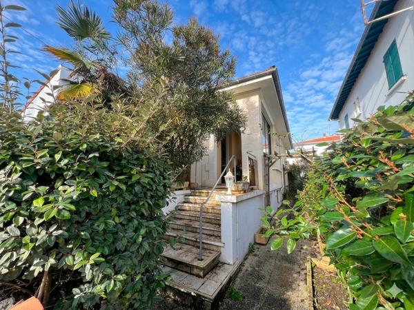 À 400m de la Plage du Chay : Un Potentiel Rare au Coeur de Royan Royan