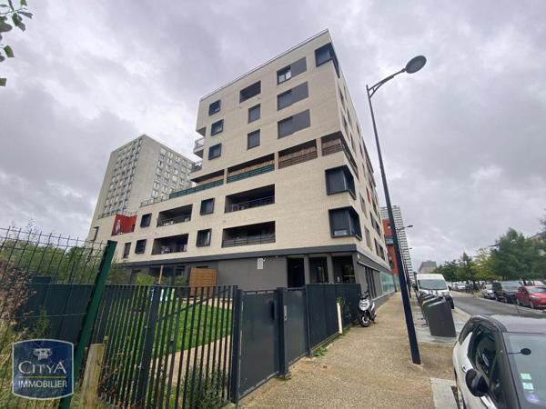 Appartement à louer 3 pièces 75.4m²