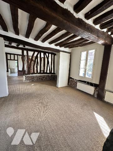 MT ST AIGNAN Village. Maison de caractère 3ch. Beau terrain.