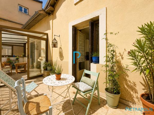 Tarare centre – Maison familiale 4 chambres avec garage, véranda et extérieur