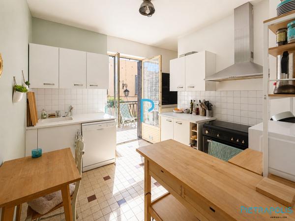 Tarare centre – Maison familiale 4 chambres avec garage, véranda et extérieur