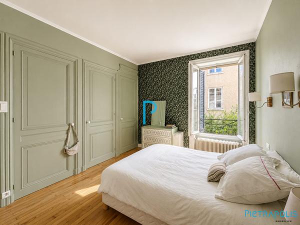 Tarare centre – Maison familiale 4 chambres avec garage, véranda et extérieur