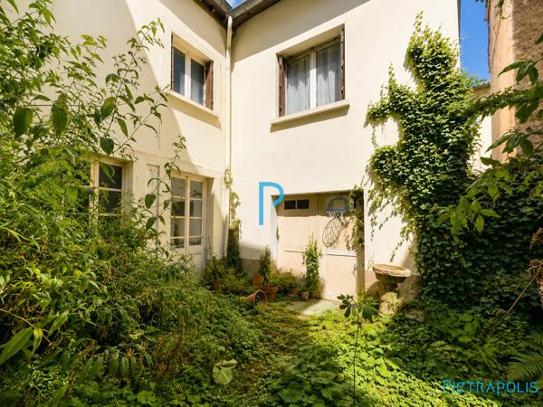 Tarare centre – Maison familiale 4 chambres avec garage, véranda et extérieur