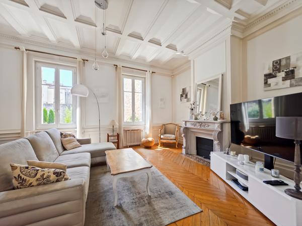 Maison 9 pièces - 235 m²