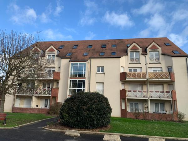 BEAU F1 TRES PROCHE DU CENTRE