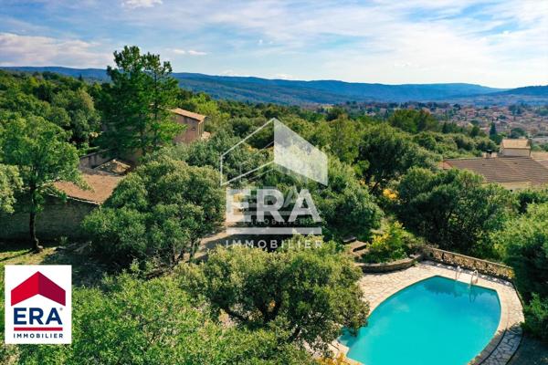Villa avec jardin et piscine
