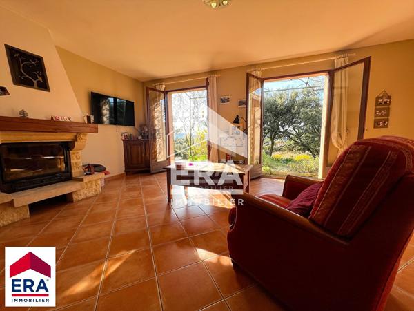 Villa avec jardin et piscine