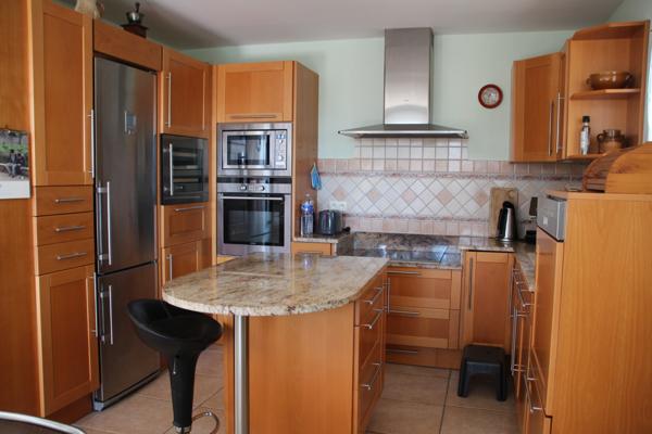 Résidence de standing, appartement avec jardinet