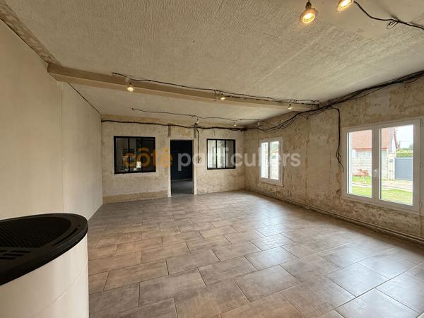 Vente
                Maison65,84 m² - 3 Pièces -
                    ERCHEU (80400)