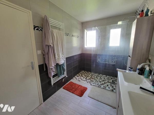 Belle propriété familiale rénovée, quartier calme proche centre