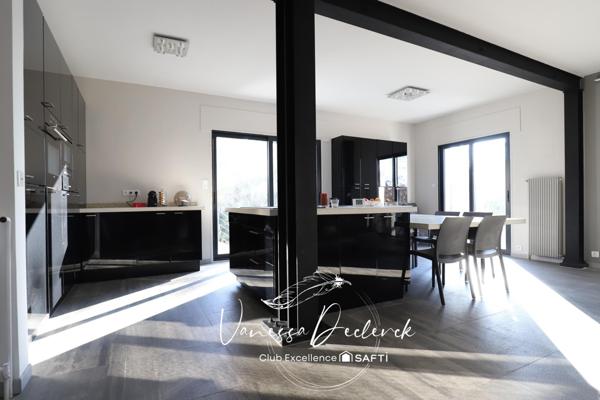 MAISON FAMILIALE 5 CHAMBRES AVEC SOUS SOL TOTAL SUR PARCELLE 800M²