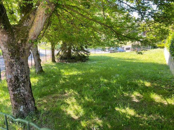 Terrain constructible de 389 m² à Saint-Georges-lès-Baillargeaux