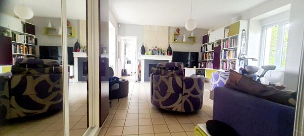 Maison de caractère + grange +piscine+ préau de 66m2 chauffé