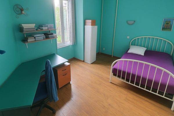 Maison de caractère + grange +piscine+ préau de 66m2 chauffé