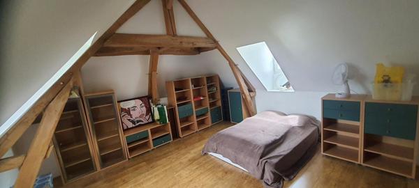 Maison de caractère + grange +piscine+ préau de 66m2 chauffé