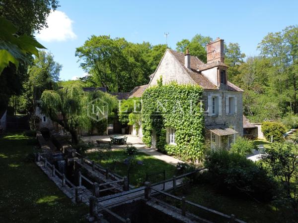 Moulin divisé en 4 logements indépendants à 50 km de Paris