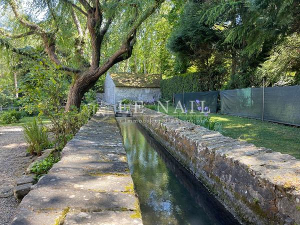 Moulin divisé en 4 logements indépendants à 50 km de Paris
