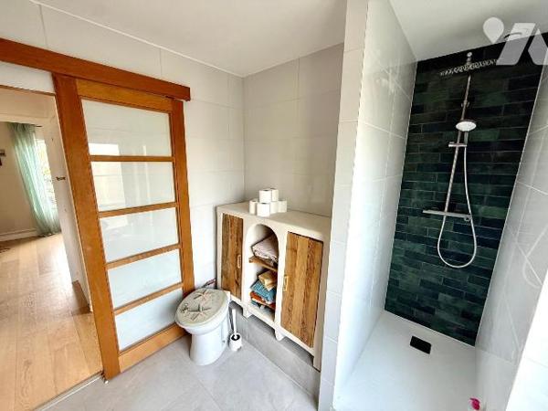 SAINT-MALO / Maison rénovée avec studio indépendant et jardin

Située à Saint-Malo, à proximi...