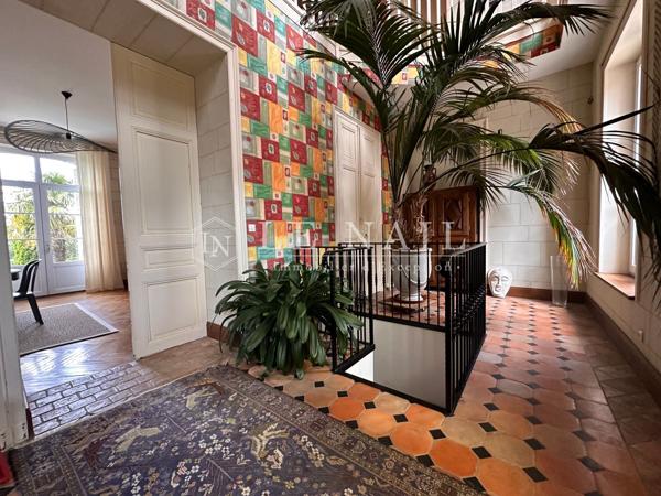 Beau château à vendre proche du Puy du Fou avec logements annexes