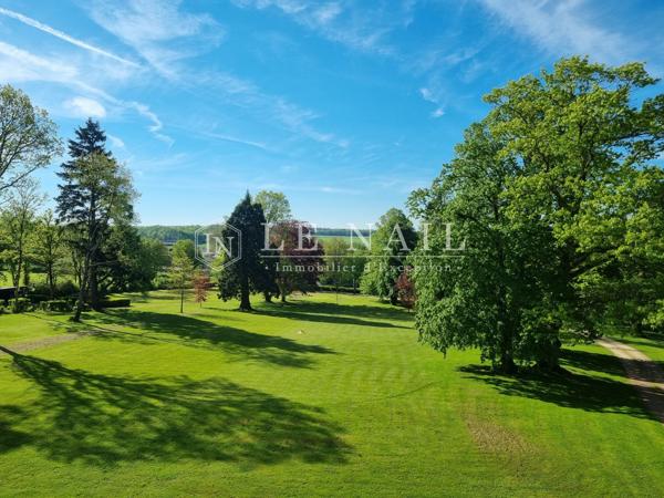 SPLENDIDE CHÂTEAU DE STYLE LOUIS XIII AU CONFORT CONTEMPORAIN DANS LE SANCERROIS