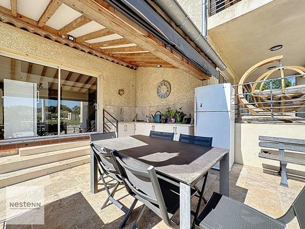 Maison de type 4 de 132m² et studio de type 2 de 35m² à Grans sur 4600m² de terrain avec piscine en pleine nature