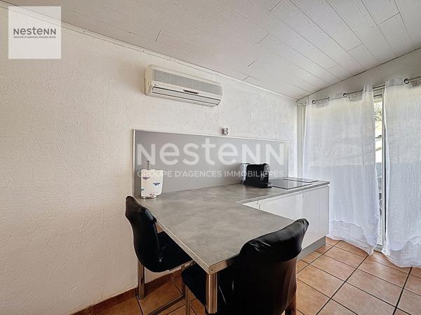 Maison de type 4 de 132m² et studio de type 2 de 35m² à Grans sur 4600m² de terrain avec piscine en pleine nature