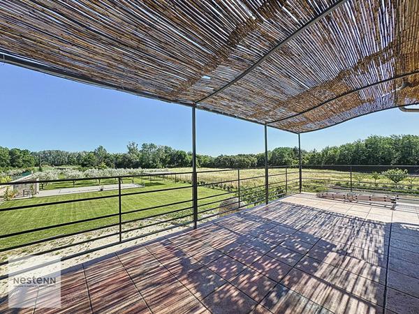 Maison de type 4 de 132m² et studio de type 2 de 35m² à Grans sur 4600m² de terrain avec piscine en pleine nature