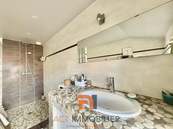 Maison de village 4 pièce(s) 2 chambre(s) 125 m²