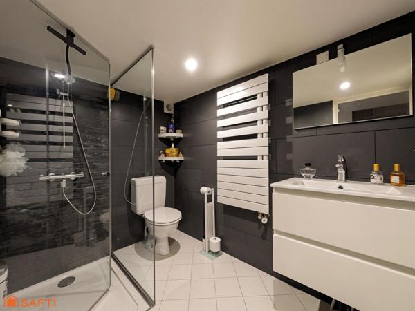 Quartier du Plateau. Maison 3 pièces 65 m² avec terrasse et cour.