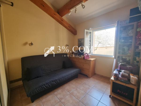 Villa
                                                                                                                                                                                                                                                                                                                        6 pièce(s)                                                                                                                                                                                                          5 chambre(s)                                                                                                                                                                                                          141  m²