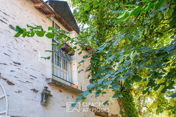 Ancien relais de poste avec logement annexe dans son écrin verdoyant