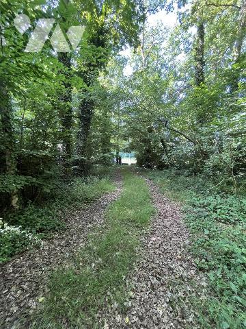 Terrain de loisirs avec étang 14 500 m2 ETOUVELLES (02000)