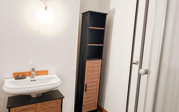 Immeuble à vendre    6 pièces •  Bourg-Saint-Andéol