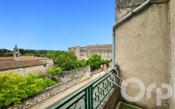 Immeuble à vendre    6 pièces •  Bourg-Saint-Andéol