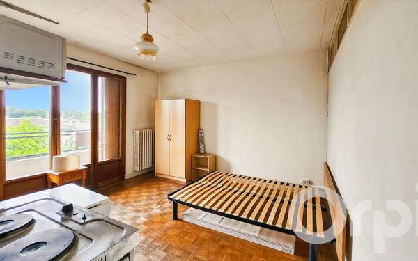 Immeuble à vendre    6 pièces •  Bourg-Saint-Andéol