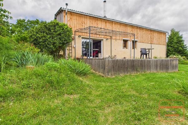 Ensemble de 2 habitations avec piscine sur 50905m2