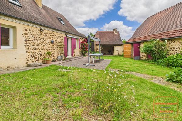 Ensemble de 2 habitations avec piscine sur 50905m2