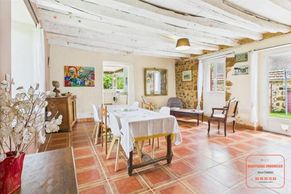 Ensemble de 2 habitations avec piscine sur 50905m2