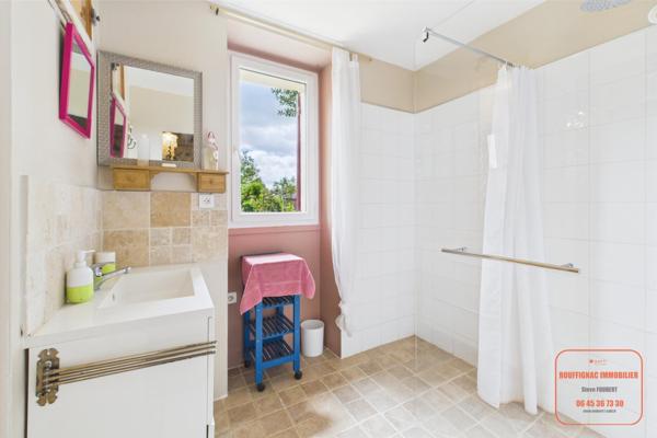 Ensemble de 2 habitations avec piscine sur 50905m2