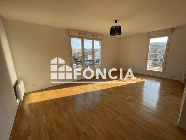 Location Appartement 3 pièces 61.5 m² - BAT 4 Saint Cyr L'ecole 78210